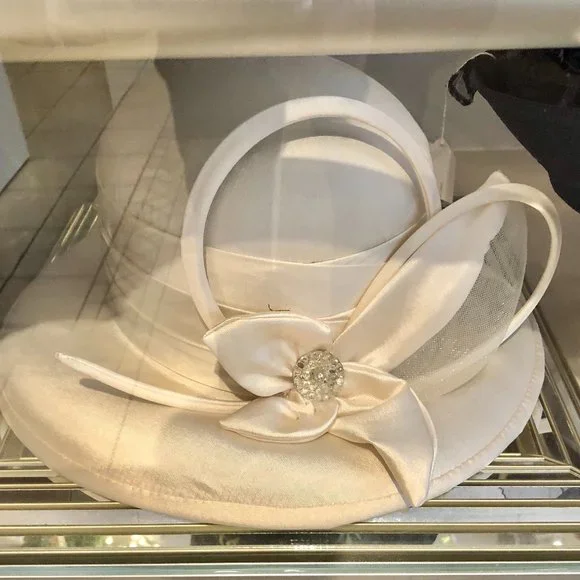 Accessories | Silk Ladies Beautiful Weddingchurch Hat | Poshmark display picture 3